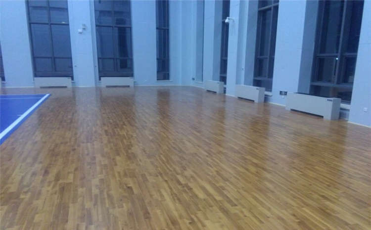體育場(chǎng)館實(shí)木地板怎么清掃