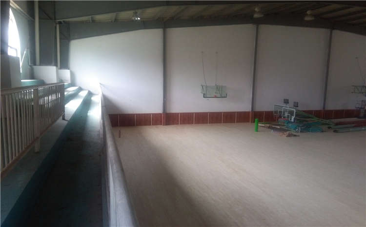 楓木籃球館木地板怎么翻新?