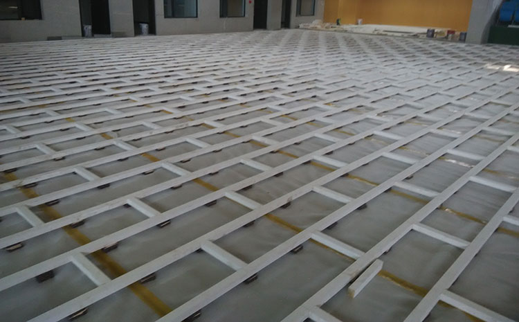 24厚舞臺運(yùn)動木地板造價